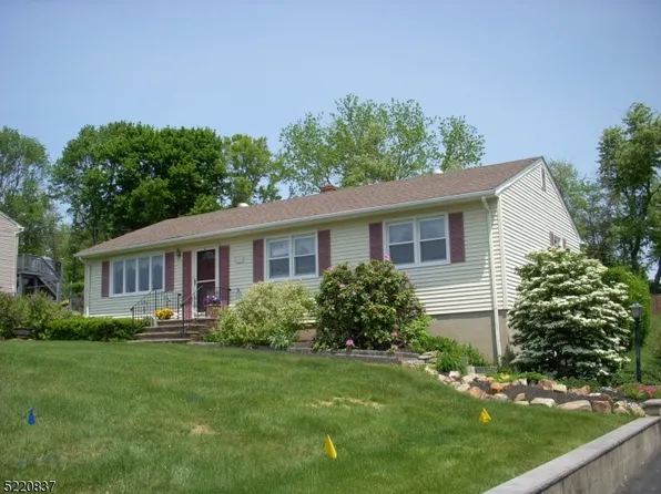 18 Parkview Dr, Mansfield Twp., NJ 07840