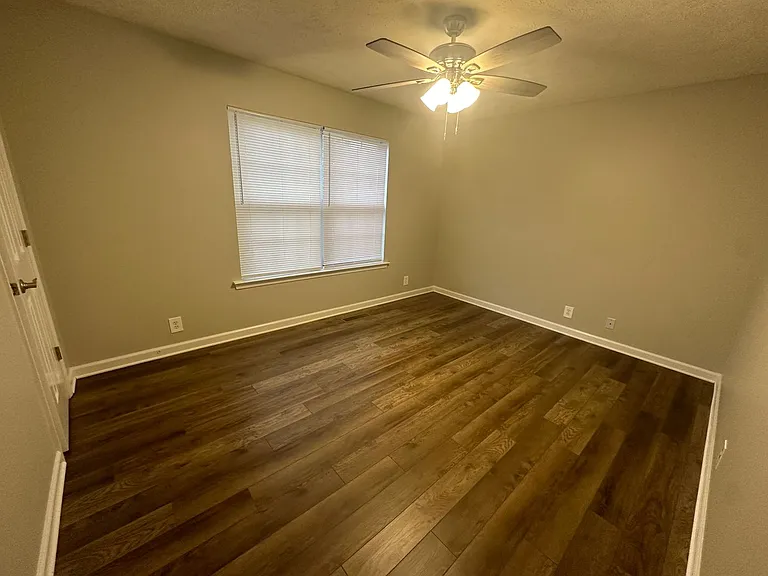2434 Willowbrook Dr — Photo 13