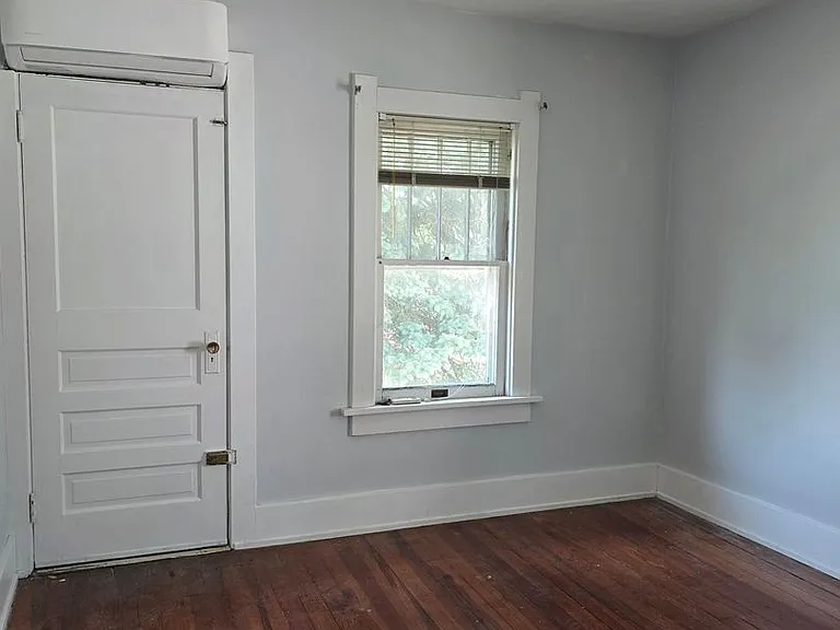 315 N Summit St — Photo 16