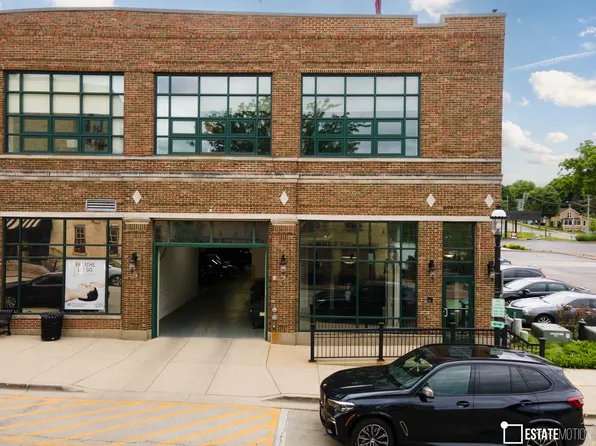 110 N 2nd St APT 2, Dundee, IL 60118