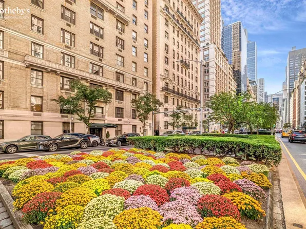 525 Park Avenue image 1 of 11