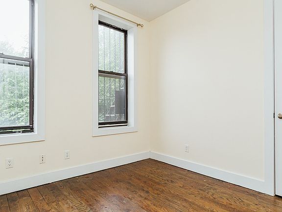 5th image of 167 Stanhope St APT 2R