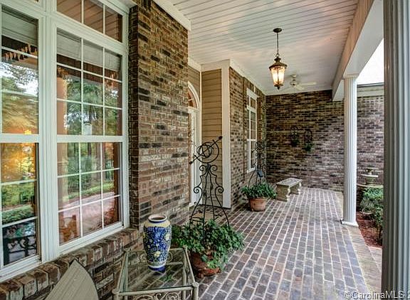 5th image of 634 Cottonfield Cir