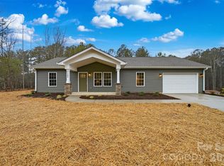 5109 Hanging Rock Ct, Hickory, NC 28601