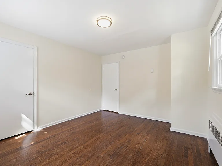 322 Broughton Ave #1 — Photo 15