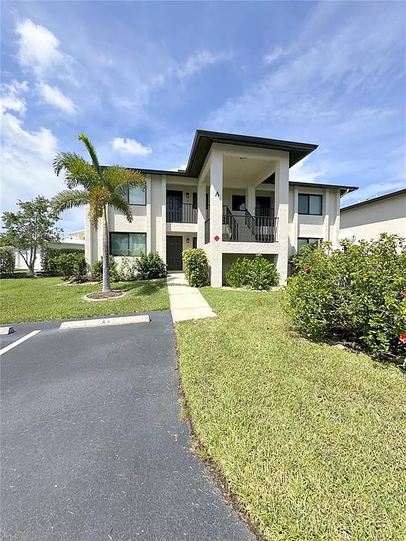 2 bed, 1.0 bath, 826 sqft, $1,400 — Photo 1