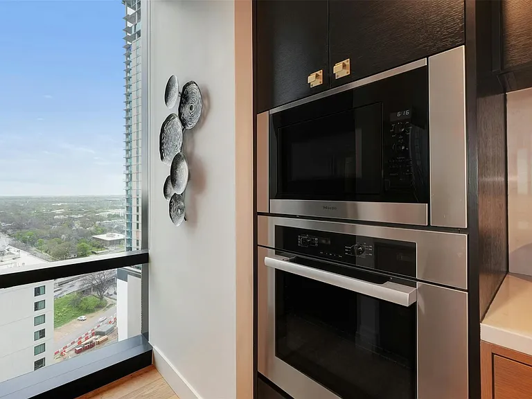 70 Rainey St #1807 — Photo 12