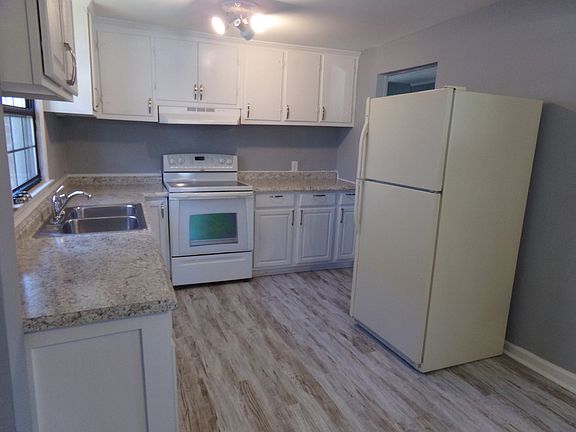 4th image of 508 Washington Ct