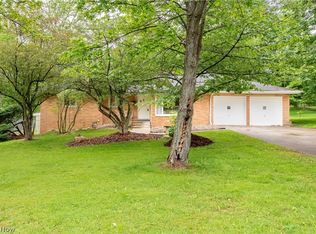 7117 Walton Rd, Walton Hills, OH 44146