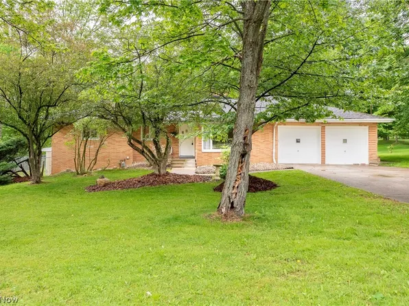 7117 Walton Rd, Walton Hills, OH 44146
