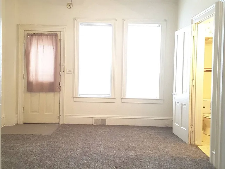 813 S 8th St — Photo 14