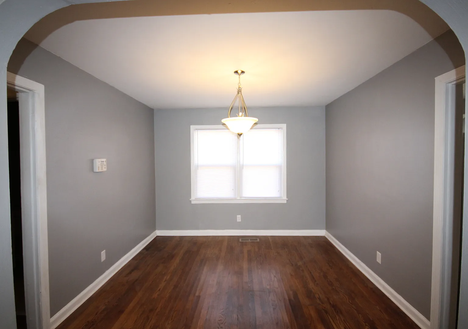 Updated 3-Bedroom Home With Fenced Yard Great Brainerd Location! — Photo 3