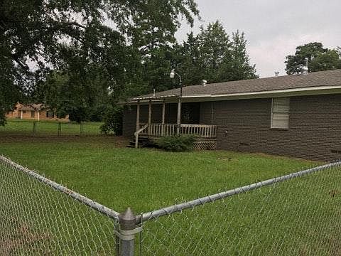 5th image of 1410 Eden Dr