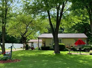 17 Greenridge Dr, Decatur, IL 62526