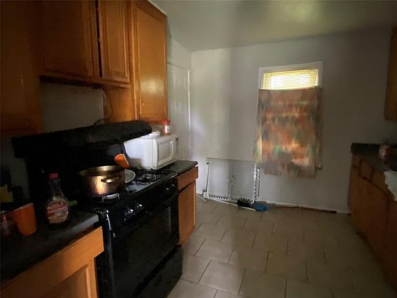 5th image of 5657 Bong Dr