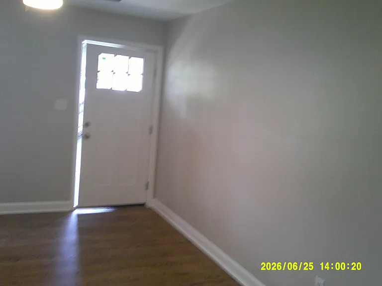 153 15th Ave NW — Photo 2
