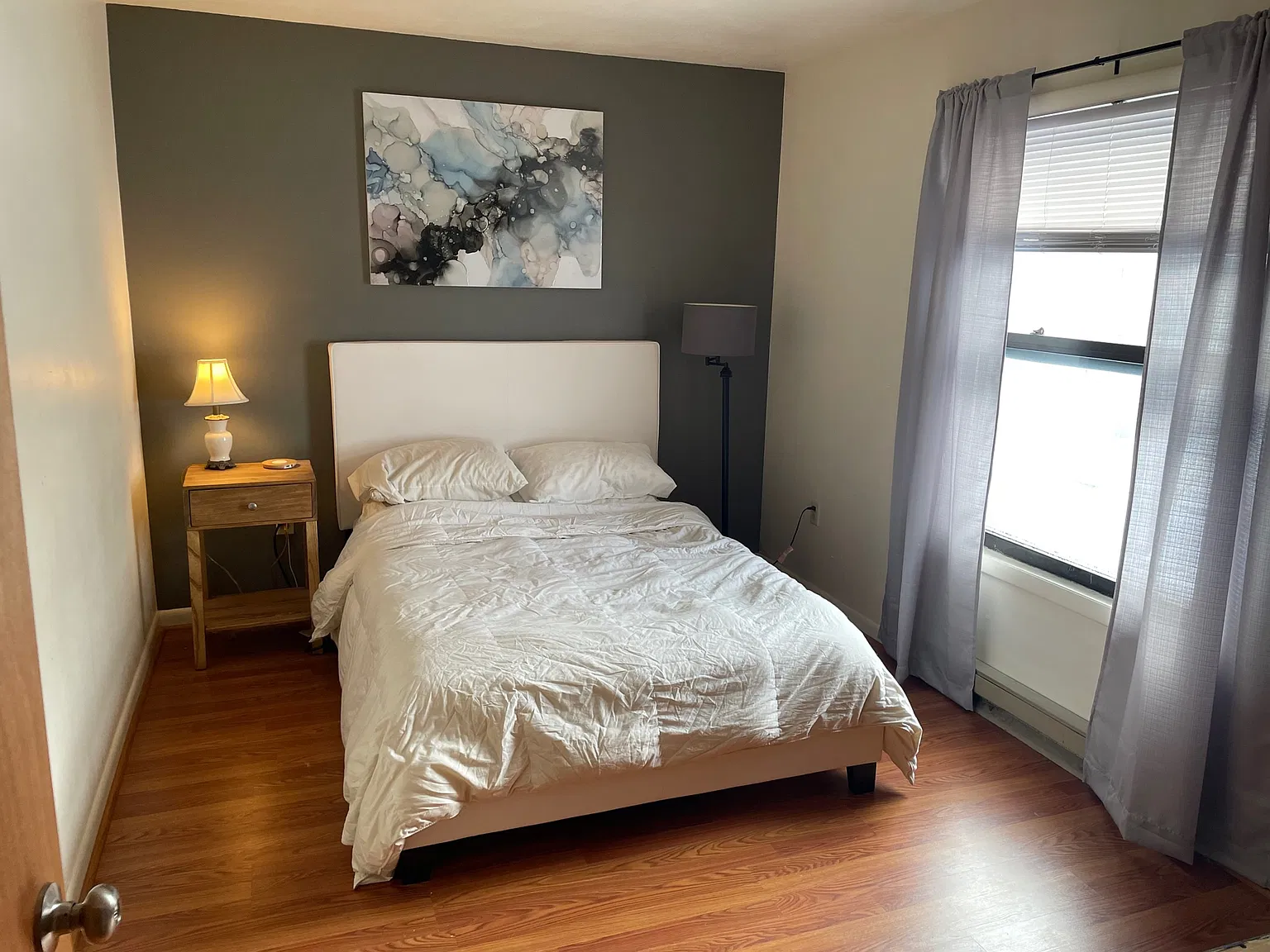 2 bed, 800 sqft, $1,200 — Photo 2
