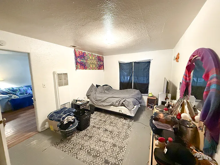 115 E Plum St — Photo 11