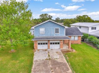 421 Fathom Dr, Liverpool, TX 77577