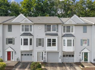 235 Fieldbrook Dr, Canonsburg, PA 15317