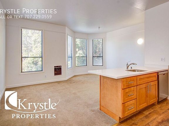 3rd image of 300 Virginia St APT 2