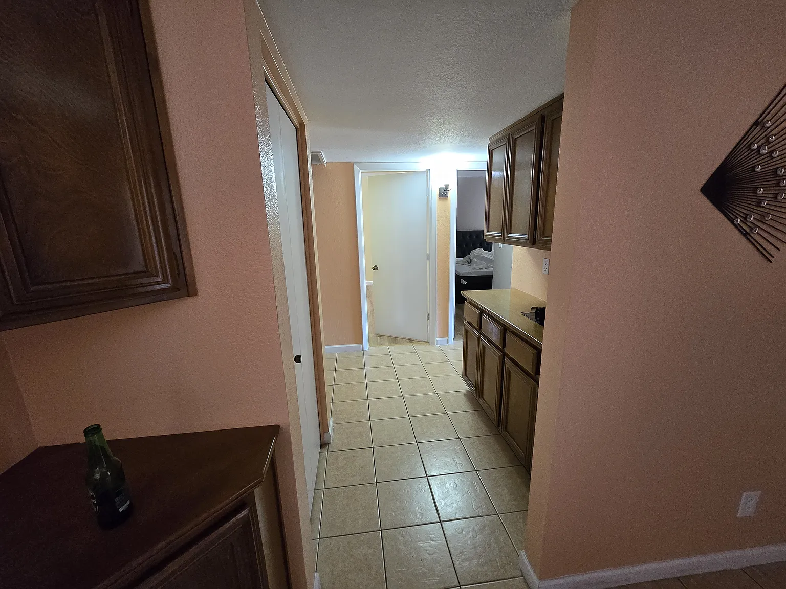 413 W Beverly Ln — Photo 4