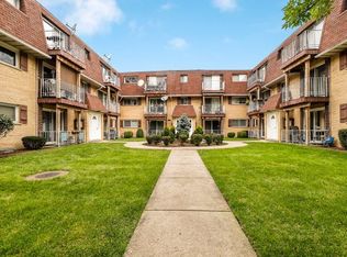 8542 W Catherine Ave #Q2E, Chicago, IL 60656