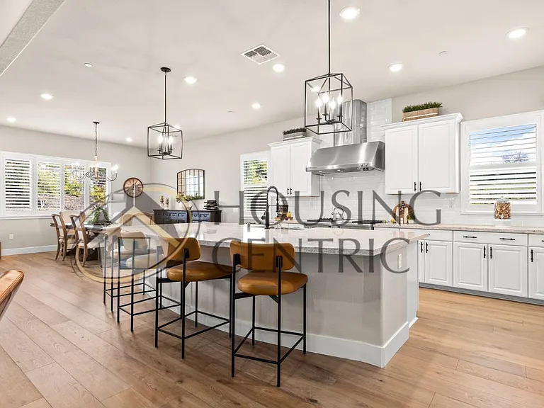3061 Calypso Cir — Photo 28