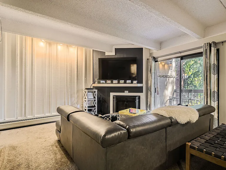222 Creekside Dr #204A — Photo 3