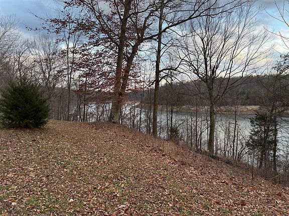 4th image of 301 Bradford Ln