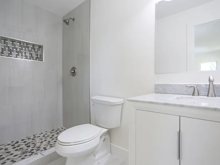 225 Georgetown Blvd — Photo 29