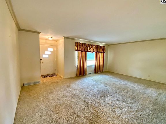 4th image of 205 W 26th Ave