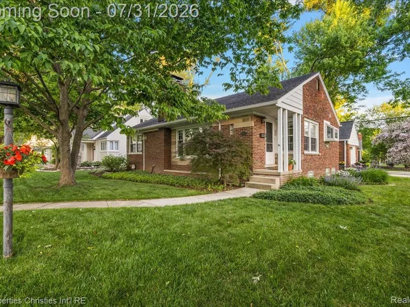 16051 Amherst Ave, Beverly Hills, MI 48025