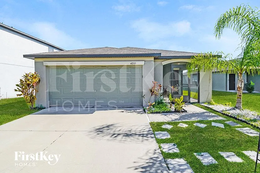 3 bed, 2.0 bath, 1451 sqft, $2,155 — Photo 1