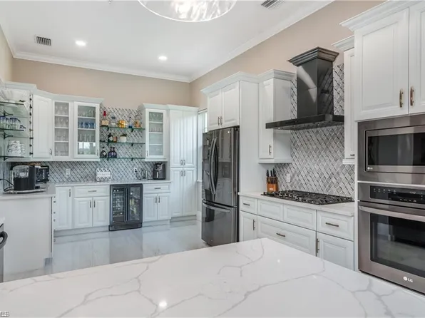 3123 Aviamar CIR #201, NAPLES, FL 34114