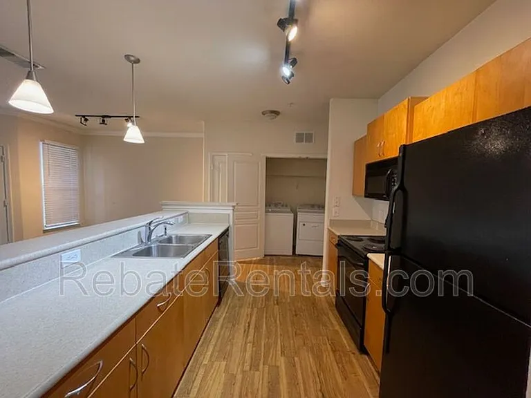 8290 Gate Pkwy #310 — Photo 14