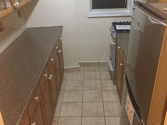 5th image of 6725 Dartmouth St APT 4L