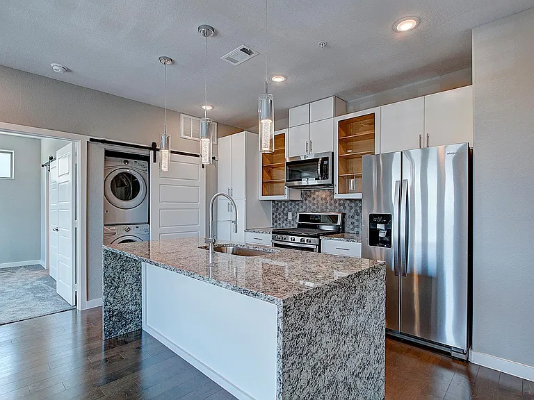 810 S Rock St #204 — Photo 3