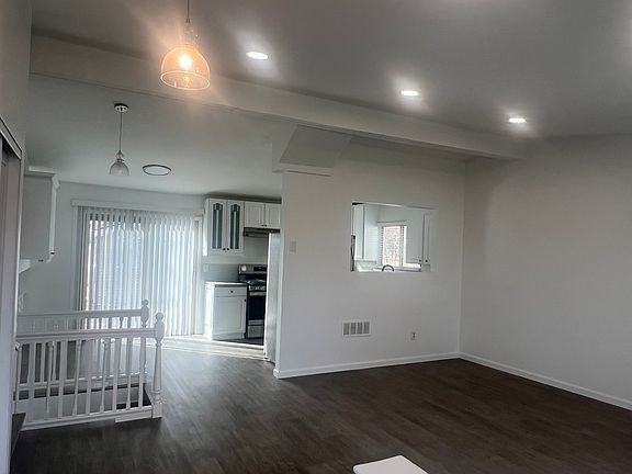 3rd image of 15014 Loyola Dr