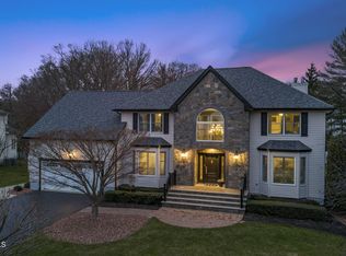 8 Green Ridge Dr, Manalapan, NJ 07726