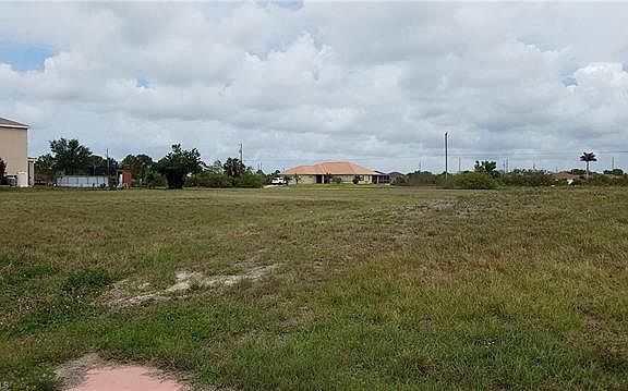 3rd image of 217 NE 24th Ter