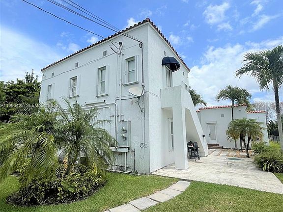 3rd image of 5116 SW 57th Ave #A