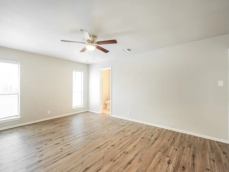 2743 Knoll Tree St — Photo 10