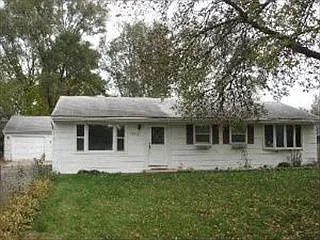 34W870 Clyde Pkwy photo 1