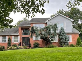 2 Lisa Ln, East Hanover, NJ 07936