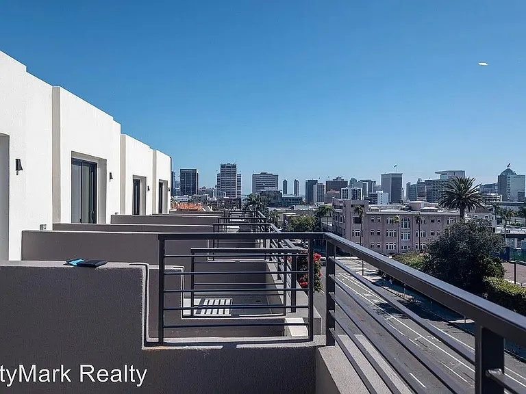 2059 5th Ave — Photo 17