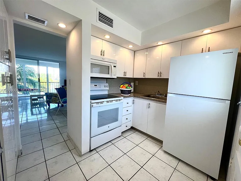 3030 Marcos Dr #T302 — Photo 9