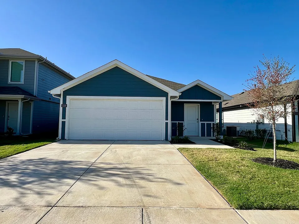 5529 Rollins Dr
