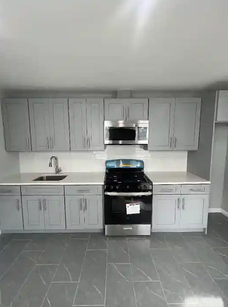 1st image of 107 Cedar Ave Floor 1