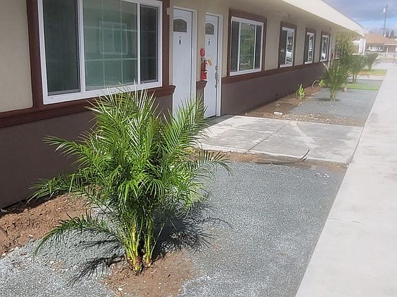 2nd image of 705 W Cambridge Ave #111